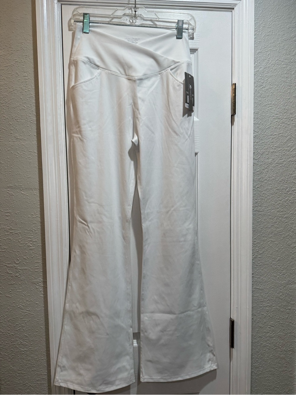 Women’s White Topyoga’s Flare Yoga Pants Sz L